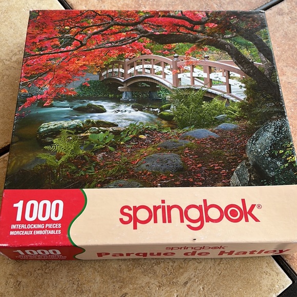 🧩 springbok 1000 pieces Jigsaw Puzzle Hatley Park, gorgeous trees, bridge - Picture 1 of 7